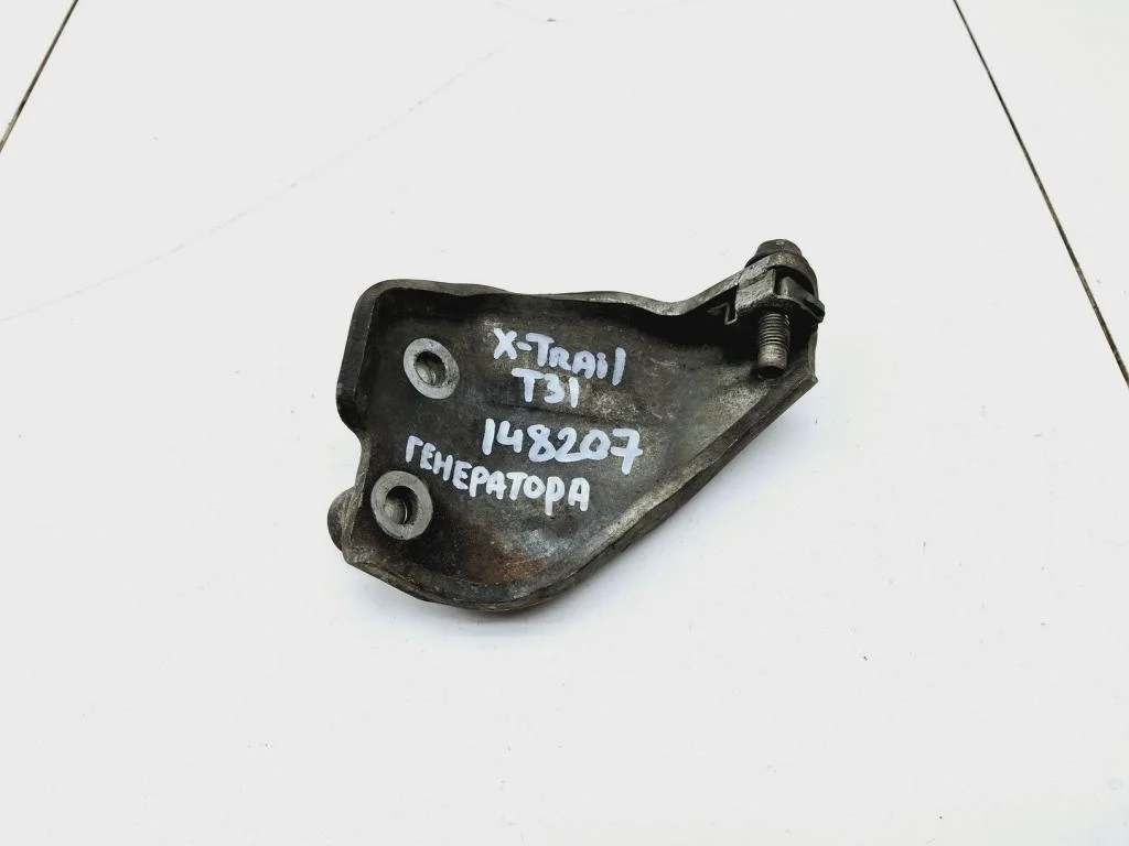 Кронштейн генератора Nissan X-Trail 2008 (T31)