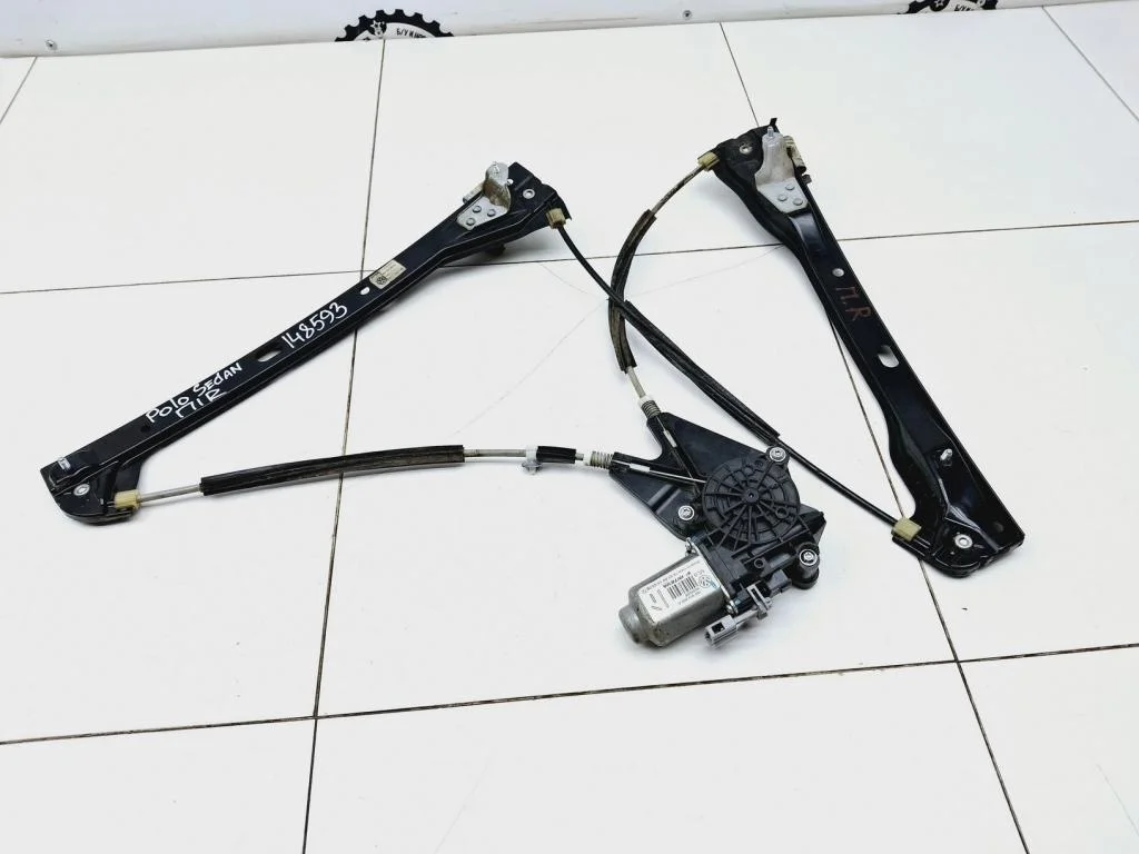 Стеклоподъемник передний правый Volkswagen Polo 5