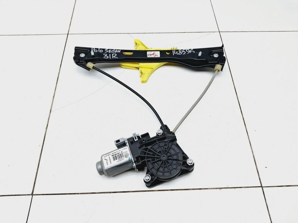 Стеклоподъемник задний правый Volkswagen Polo 5