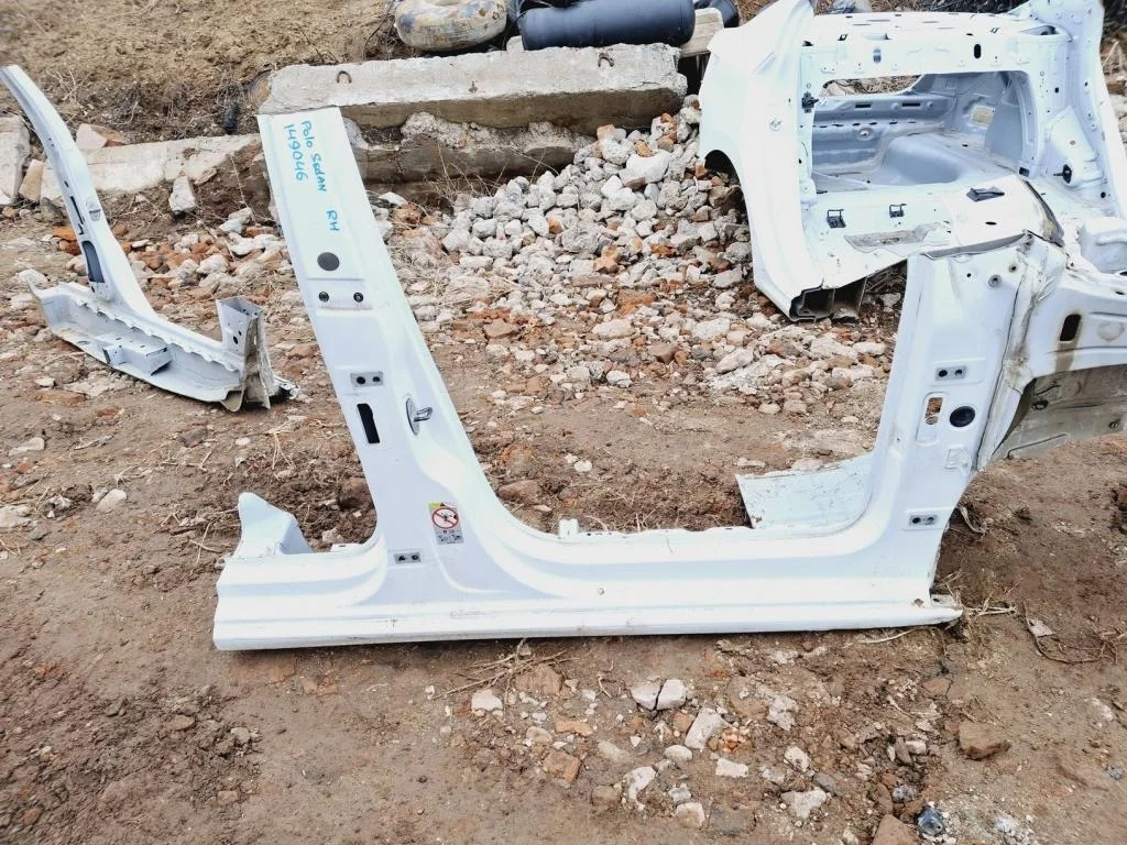 Порог со стойкой правый Volkswagen Polo Sedan