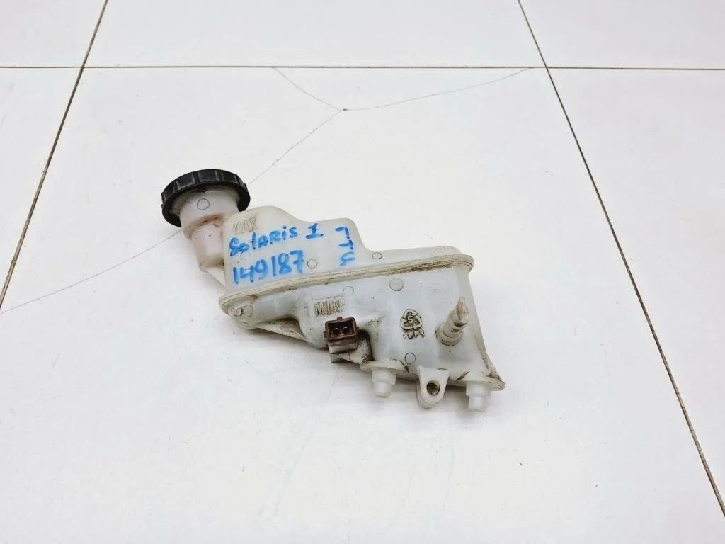 Бачок главного тормозного цилиндра Hyundai Solaris 1 2015 RB