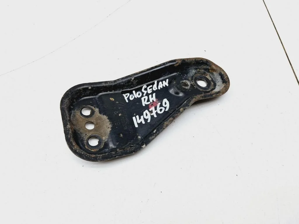 Кронштейн переднего рычага Volkswagen Polo 5