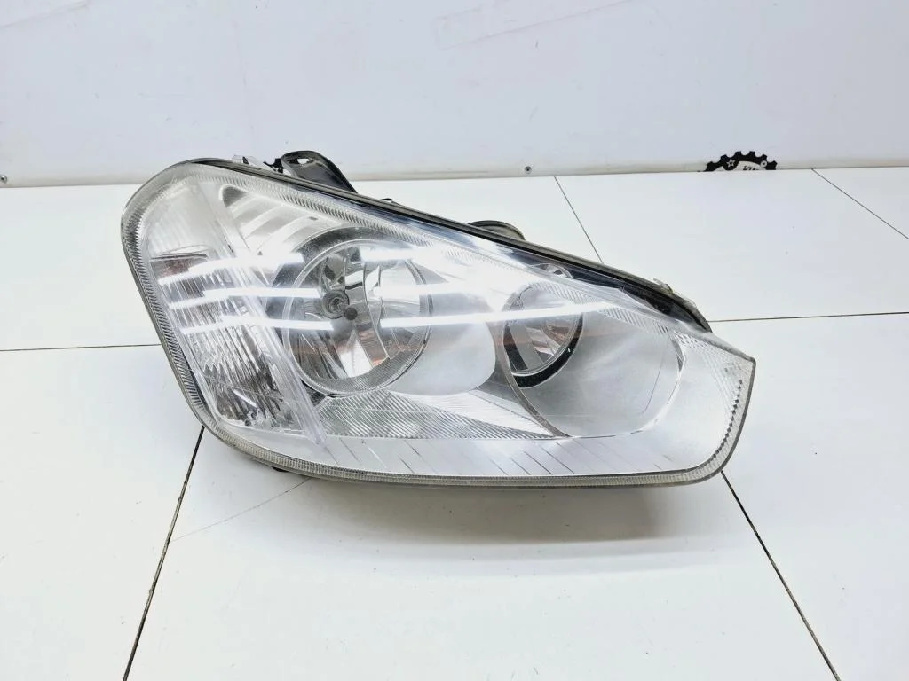 Фара правая Ford C-MAX 2007 I