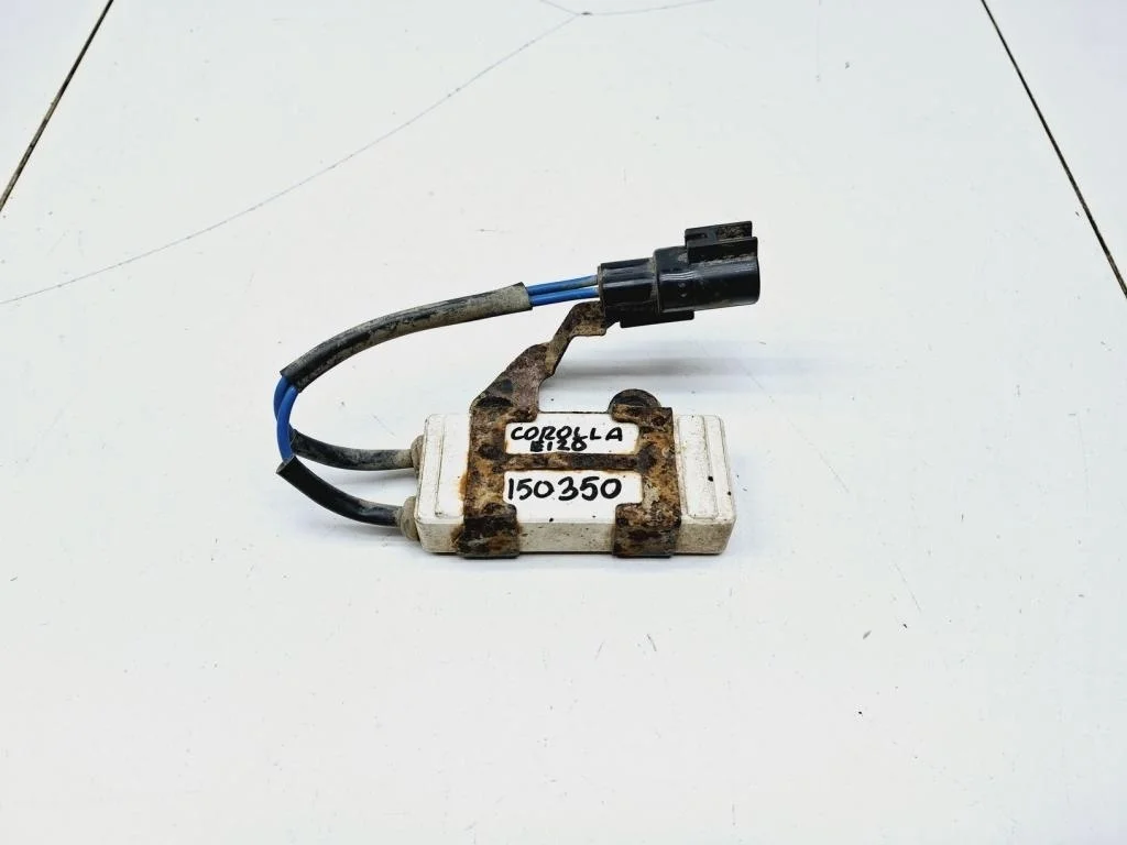 Блок управления вентилятором Toyota Corolla 2005 E120