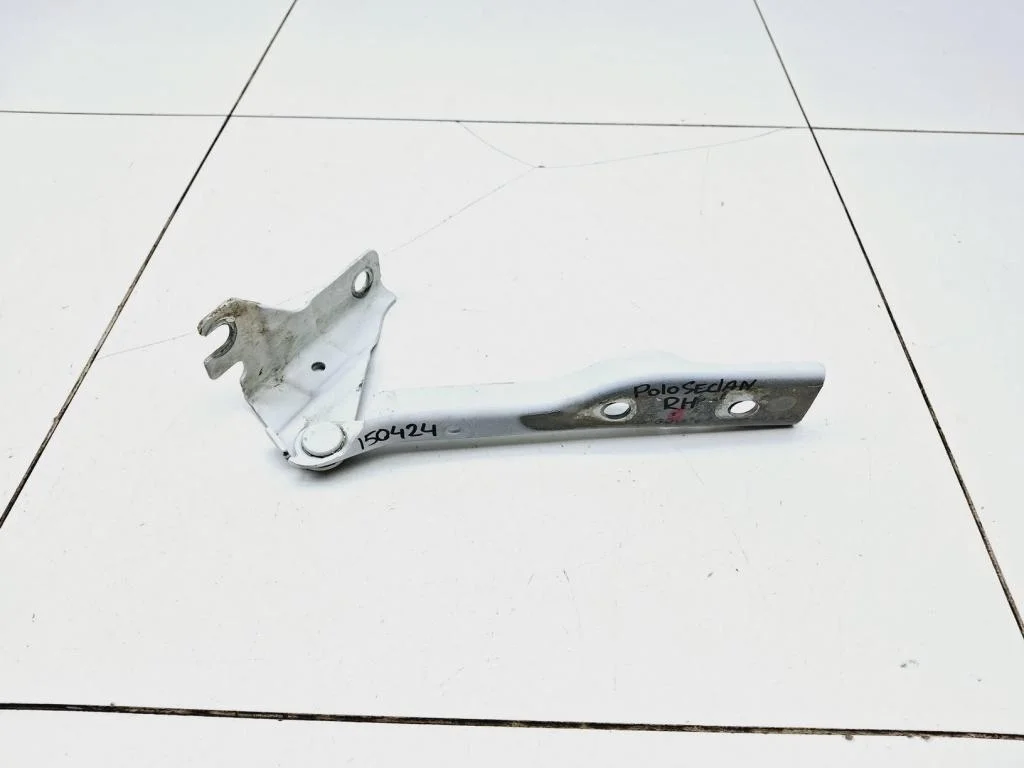 Петля капота правая Volkswagen Polo 5
