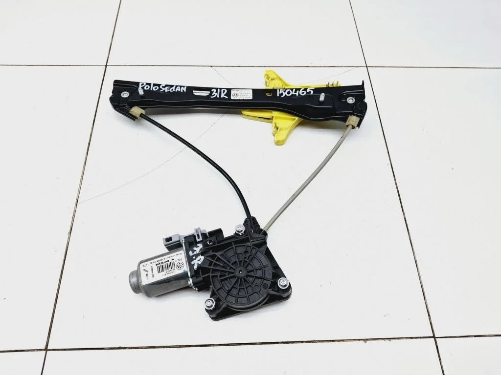 Стеклоподъемник задний правый Volkswagen Polo 5