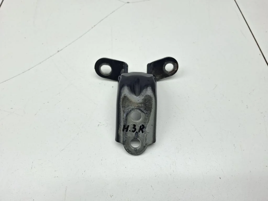 Петля двери задней правой нижняя Hyundai Tucson 1 2008 JM