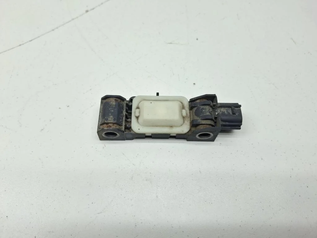 Датчик air bag Hyundai Tucson 2008 (JM)