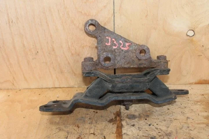Б.у. опора двигателя NISSAN TEANA J32 NISSAN TEANA J32