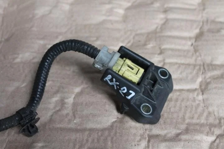 Б.у. датчик удара LEXUS RX350 GSU35 LEXUS RX350 GSU35