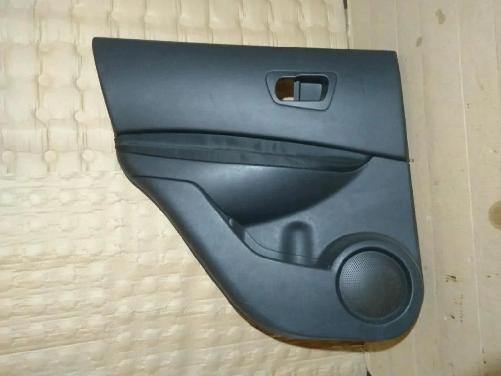 Б.у. обшивка двери NISSAN QASHQAI J10 NISSAN QASHQAI J10