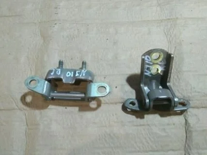 Б.у. петля двери NISSAN QASHQAI J10 NISSAN QASHQAI J10
