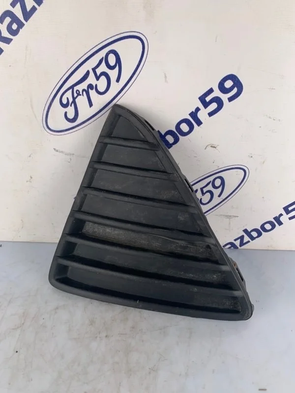 Решетка бампера Ford Focus 3 2012 1718737 CB8 1.6 (IQDB), передняя левая