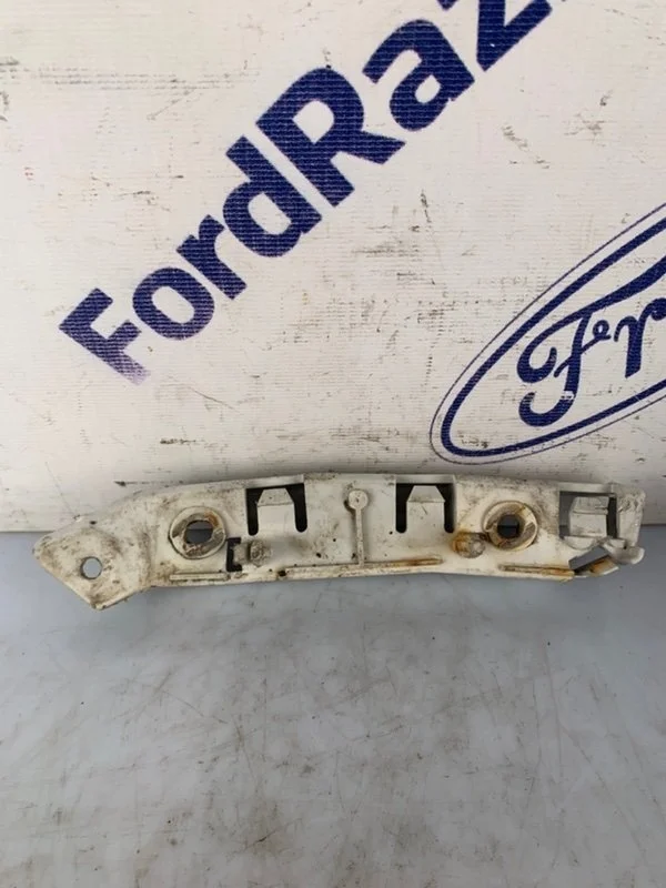 Кронштейн бампера Ford Focus 3 2012 1718731 CB8 1.6 (IQDB), передний левый