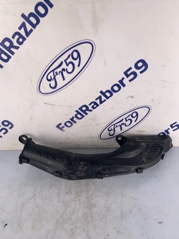 Патрубок воздухозаборника Ford Focus 3 2012 1745844 CB8 1.6 (IQDB)