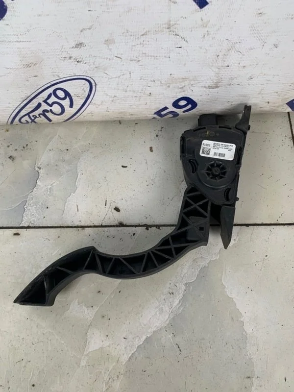Педаль газа Ford Focus 3 2012 1710214 CB8 1.6 (IQDB)