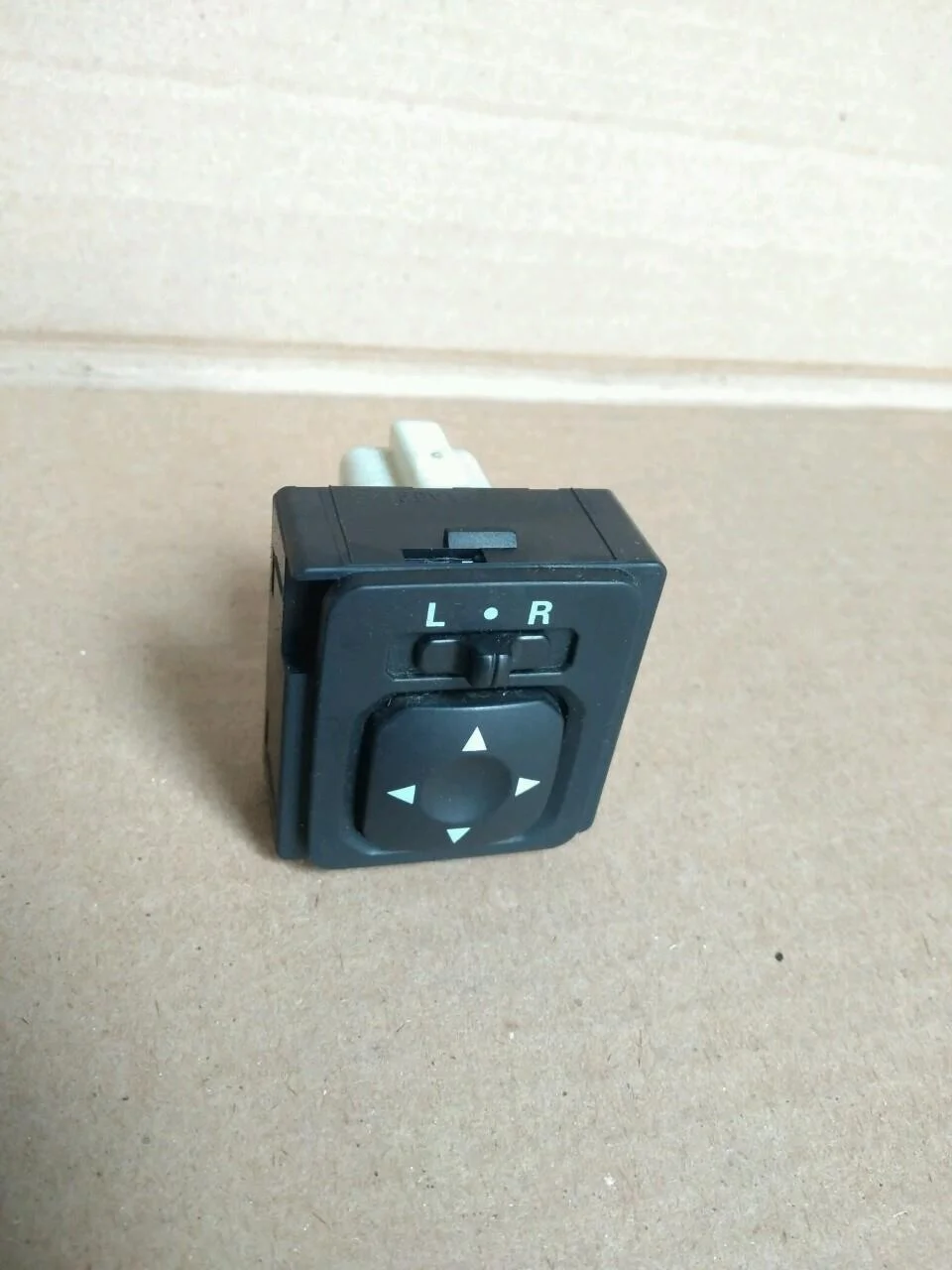 Б.у. блок управления зеркалами MITSUBISHI LANCER CS3A MITSUBISHI LANCER CS3A