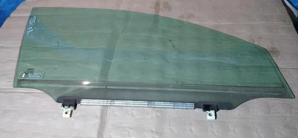 Б.у. стекло двери TOYOTA AVENSIS AZT250 TOYOTA AVENSIS AZT250