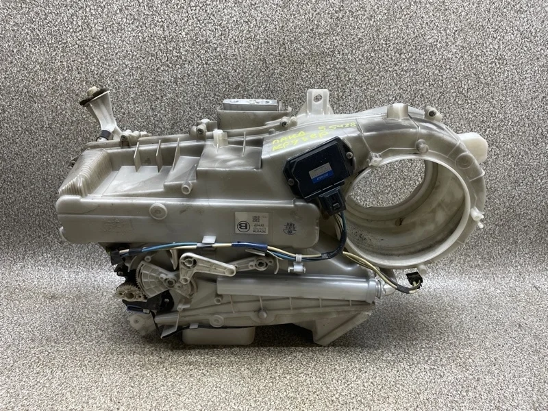 Корпус печки Toyota Land Cruiser 2008 8703060030 J200 1VDF 4.5 AT, задний