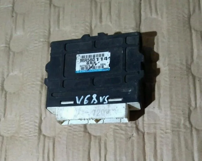 Б.у. блок управления кпп MITSUBISHI PAJERO V68W MITSUBISHI PAJERO V68W