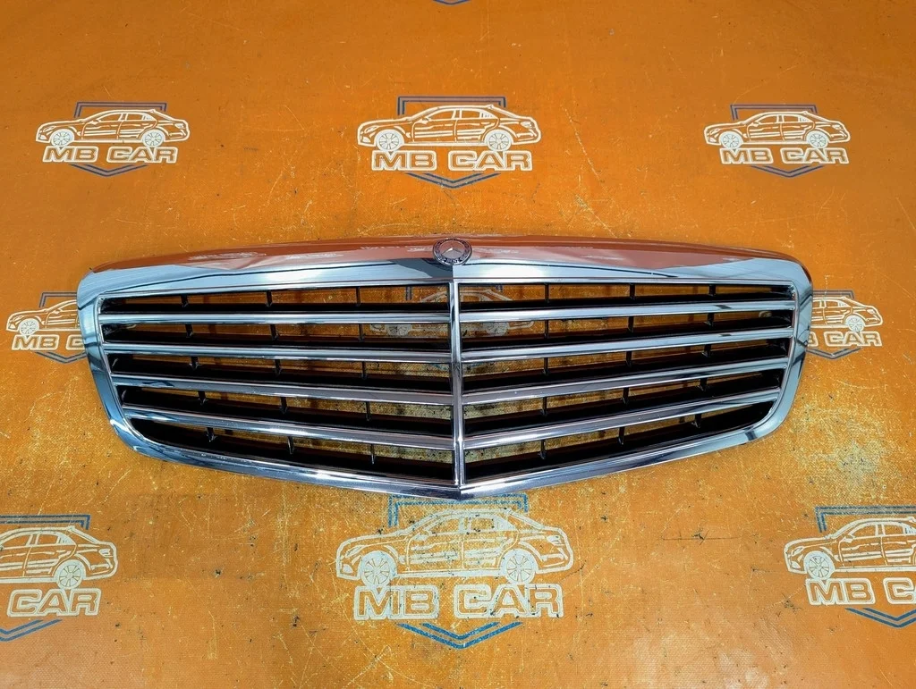 Решетка радиатора Mercedes-Benz
