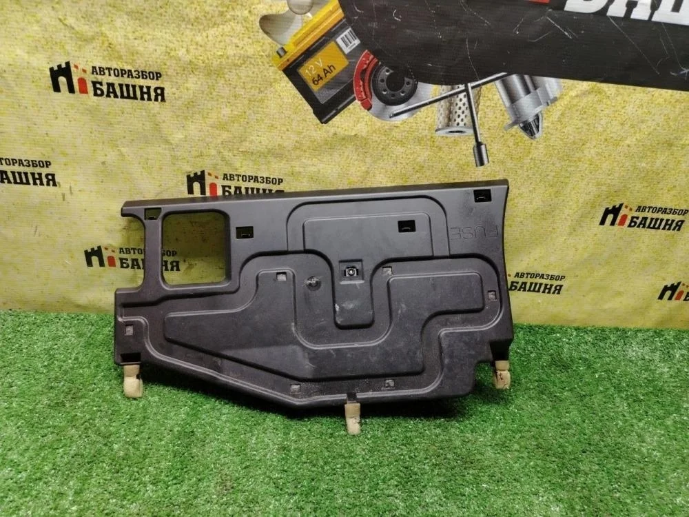 Накладка на торпедо Lexus Lx570 2016 5560760111 URJ201 3URFE, правая