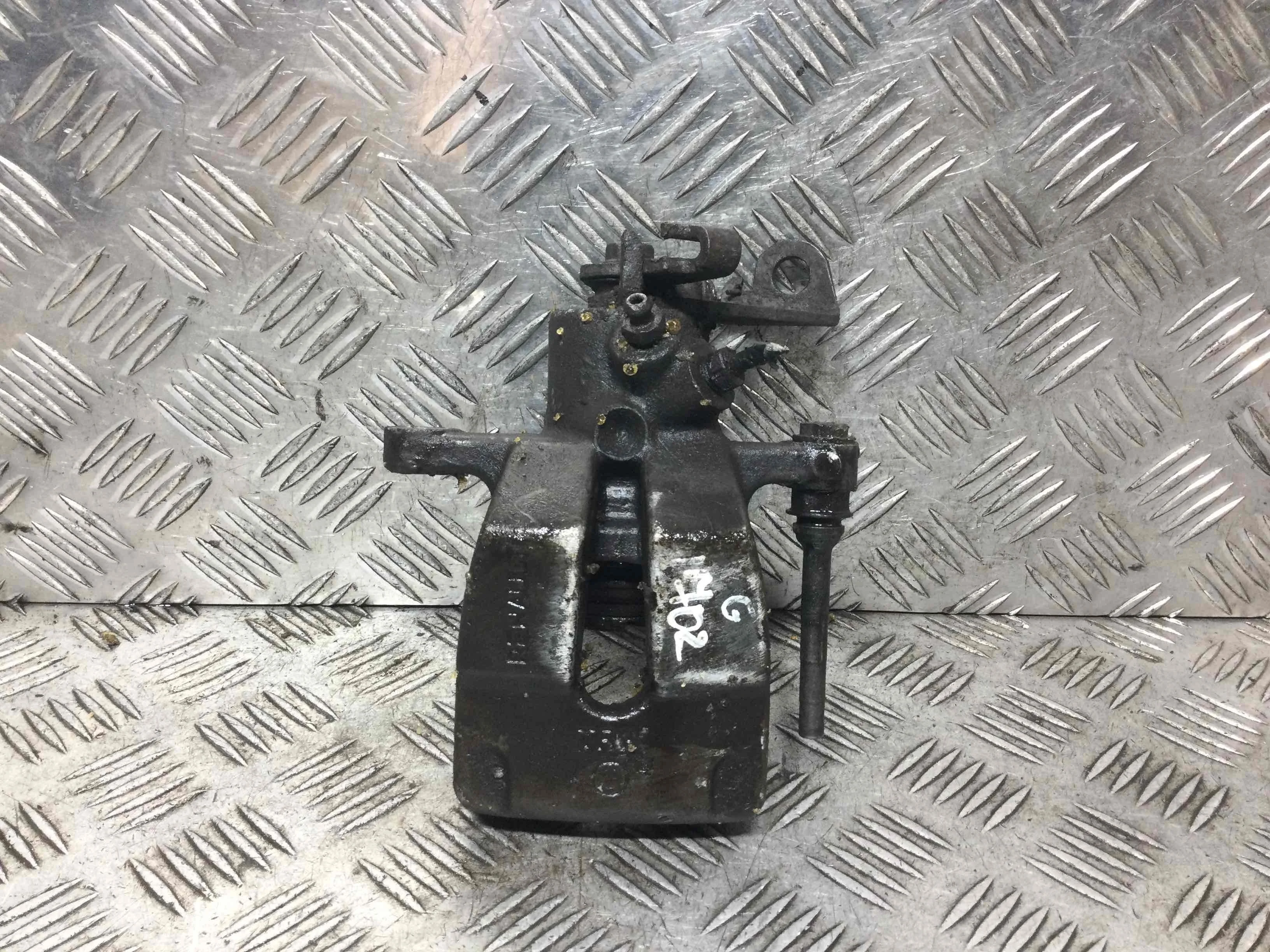 Суппорт задний правый Renault Scenic 2 поколение (2003-2006) бензин 2.0 i Механика Х/б