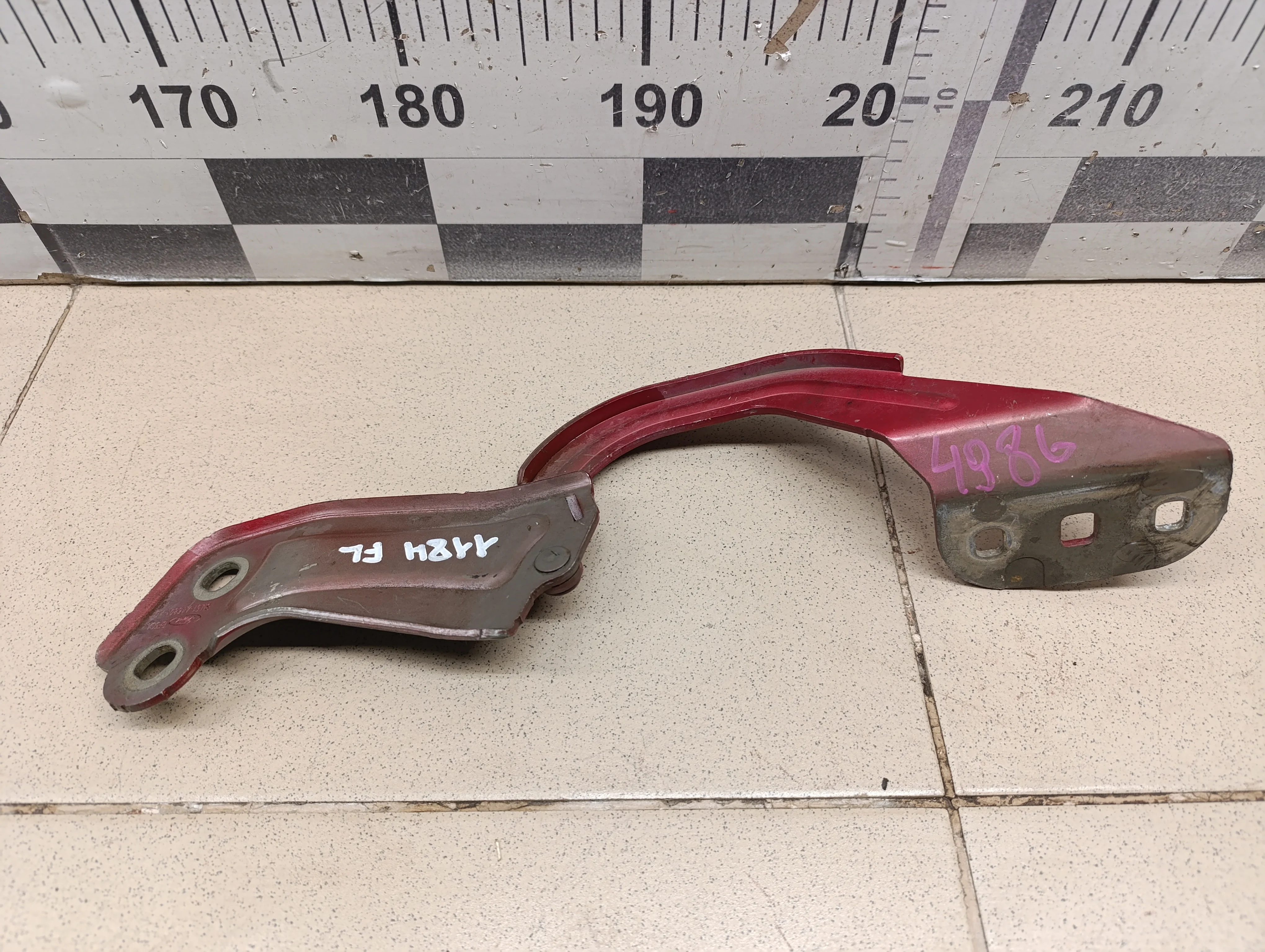 Петля капота левая Focus III 2011>