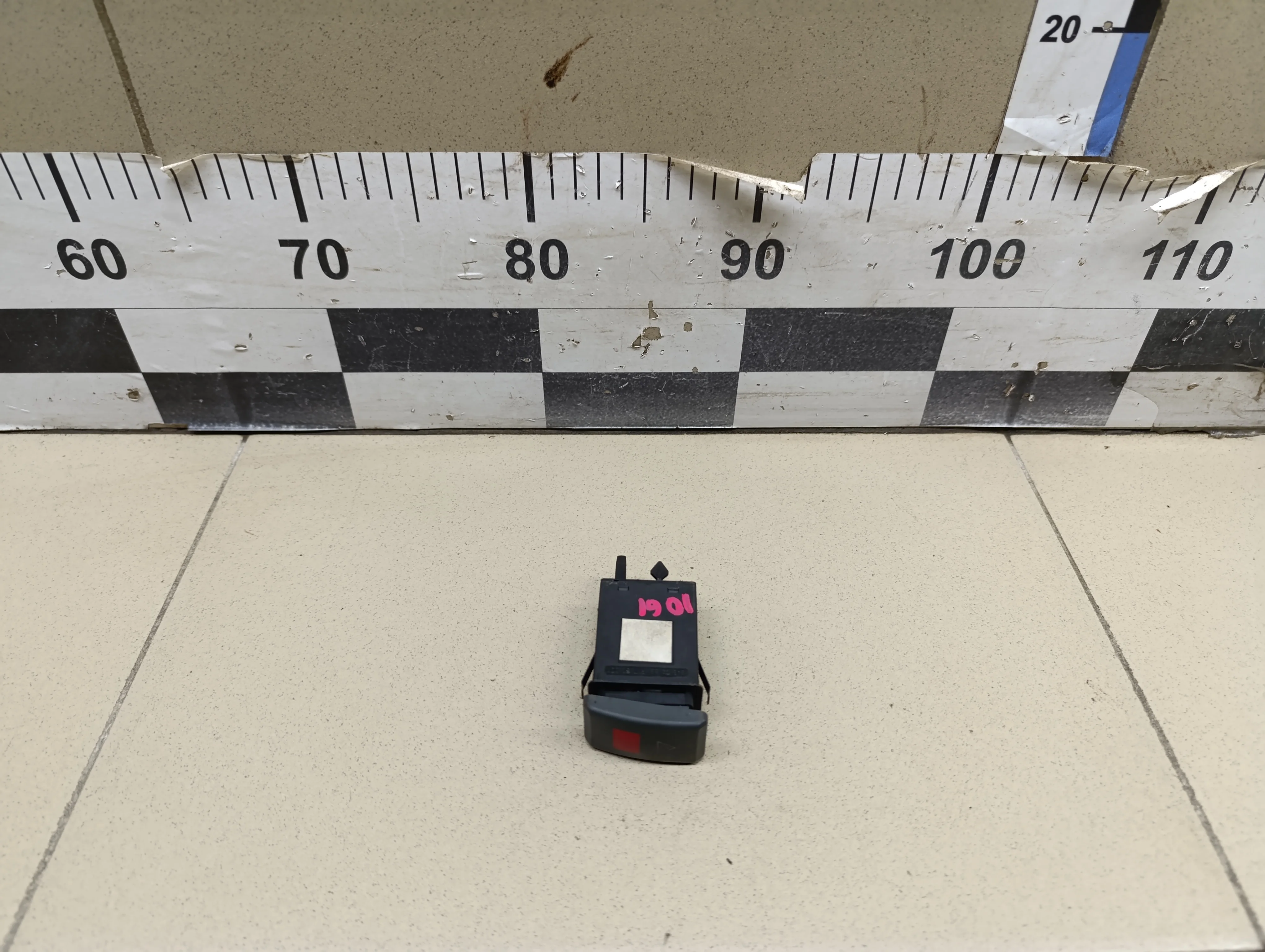 Кнопка аварийной сигнализации Passat [B5] 1996-2000