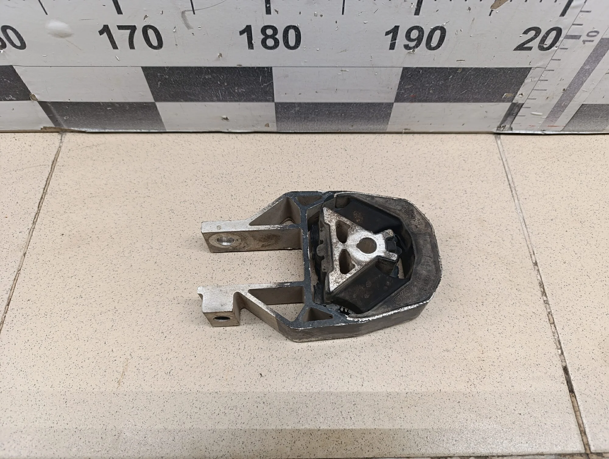 Опора двигателя задняя Focus II 2005-2008