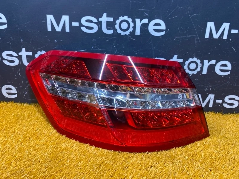 Фонарь задний Mercedes-Benz -class 2010 W212