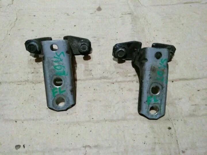 Б.у. петля двери MITSUBISHI LANCER CS3A MITSUBISHI LANCER CS3A