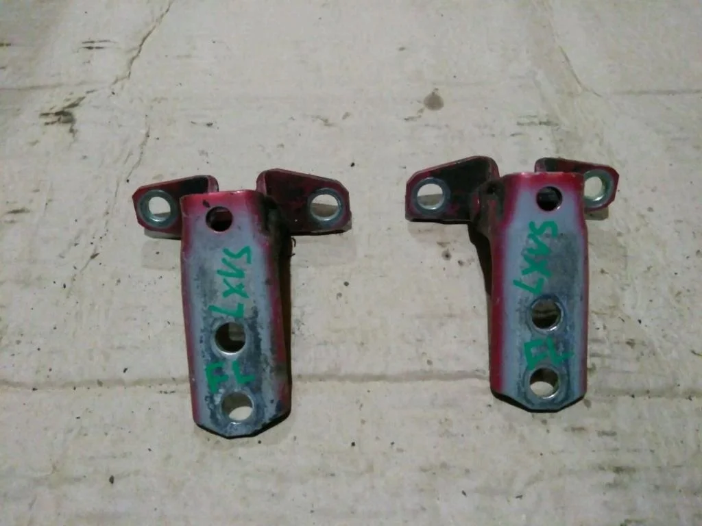 Б.у. петля двери MITSUBISHI LANCER CY4A MITSUBISHI LANCER CY4A