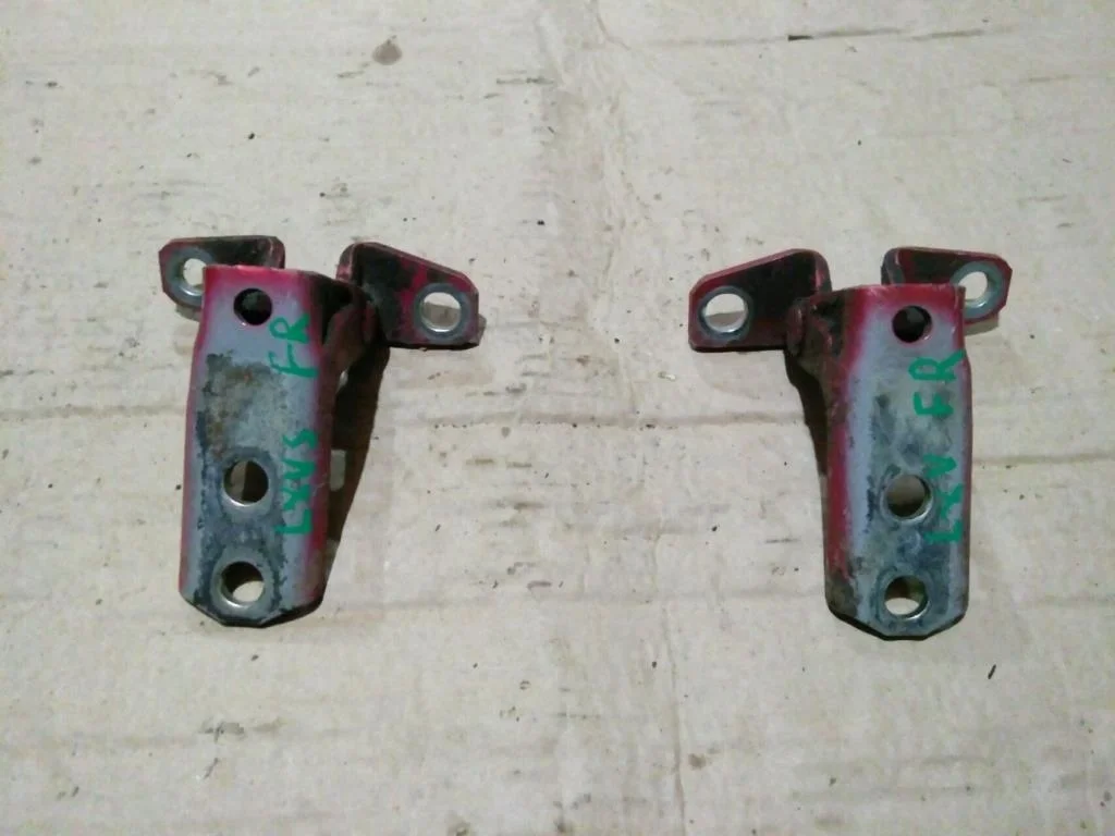 Б.у. петля двери MITSUBISHI LANCER CY4A MITSUBISHI LANCER CY4A