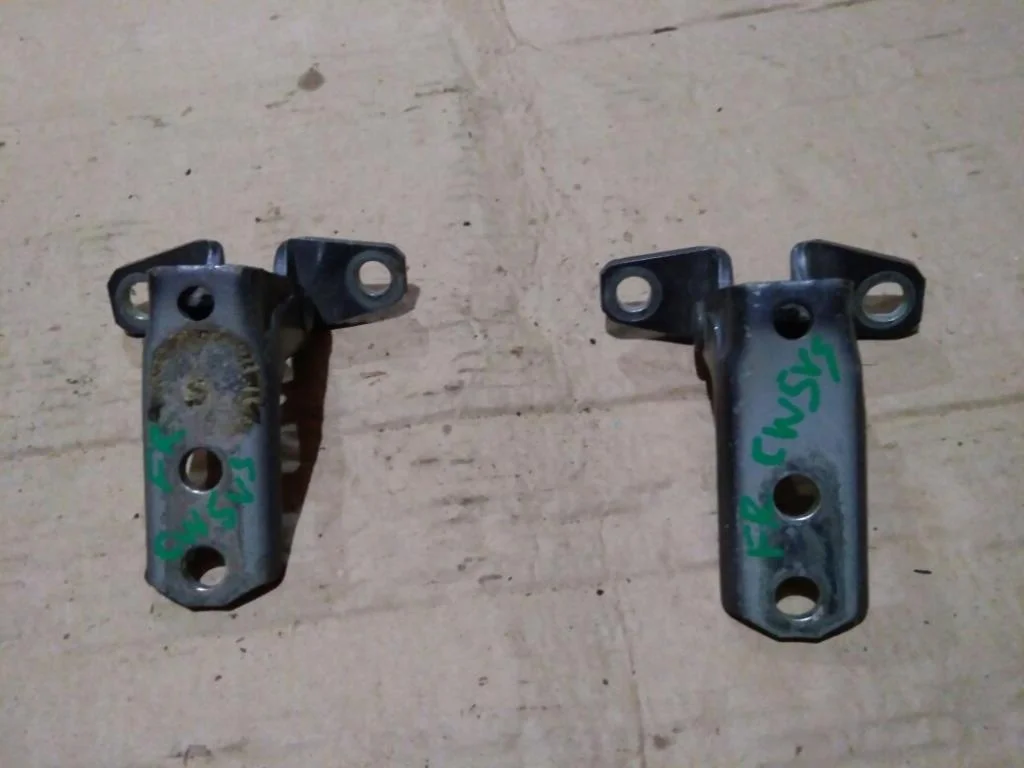 Б.у. петля двери MITSUBISHI OUTLANDER XL CW5W MITSUBISHI OUTLANDER XL CW5W