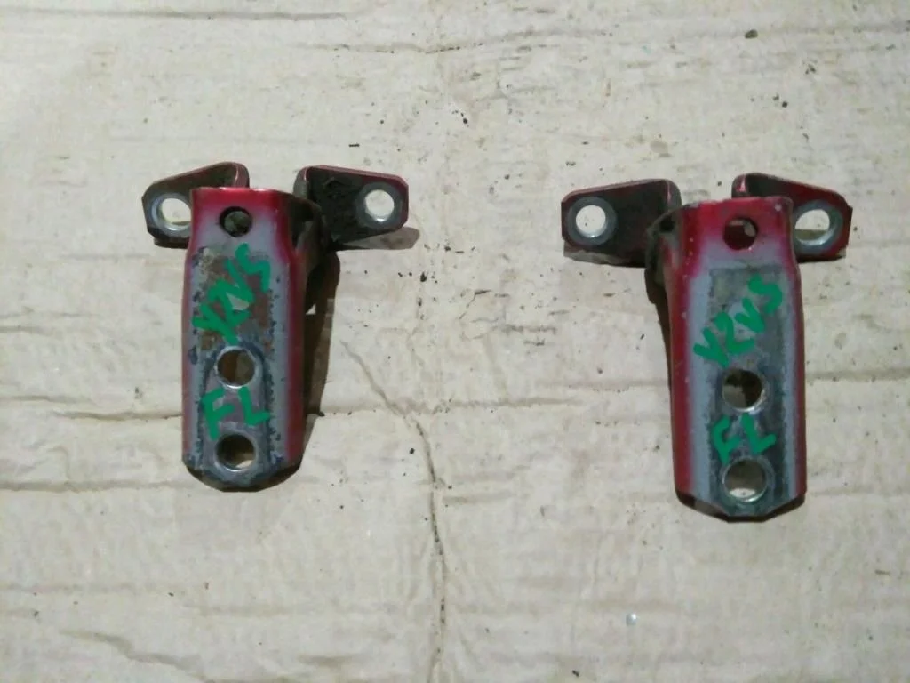 Б.у. петля двери MITSUBISHI LANCER CY2A MITSUBISHI LANCER CY2A