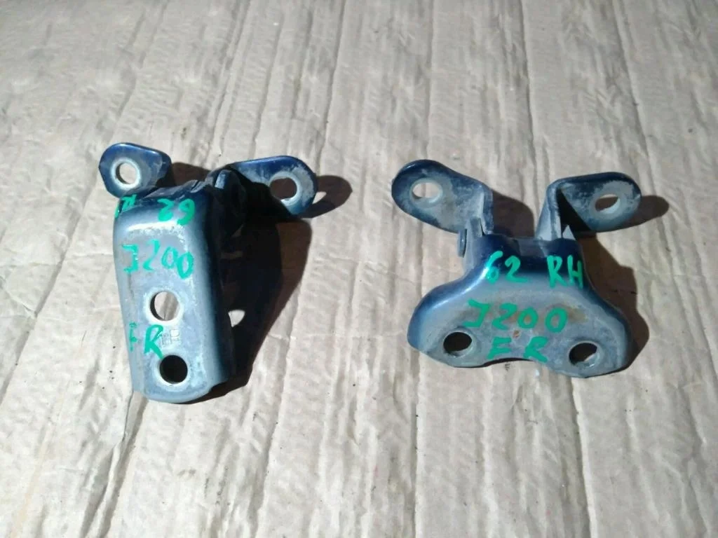 Б.у. петля двери TOYOTA LAND CRUISER J200 TOYOTA LAND CRUISER J200