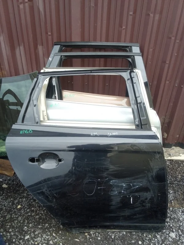 Дверь Volvo Xc60 32228965, задняя правая