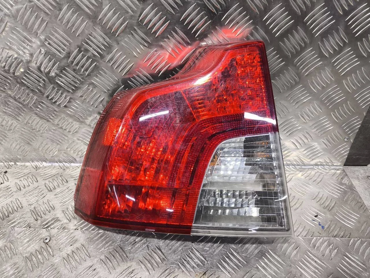 фонарь задний Volvo S40 2