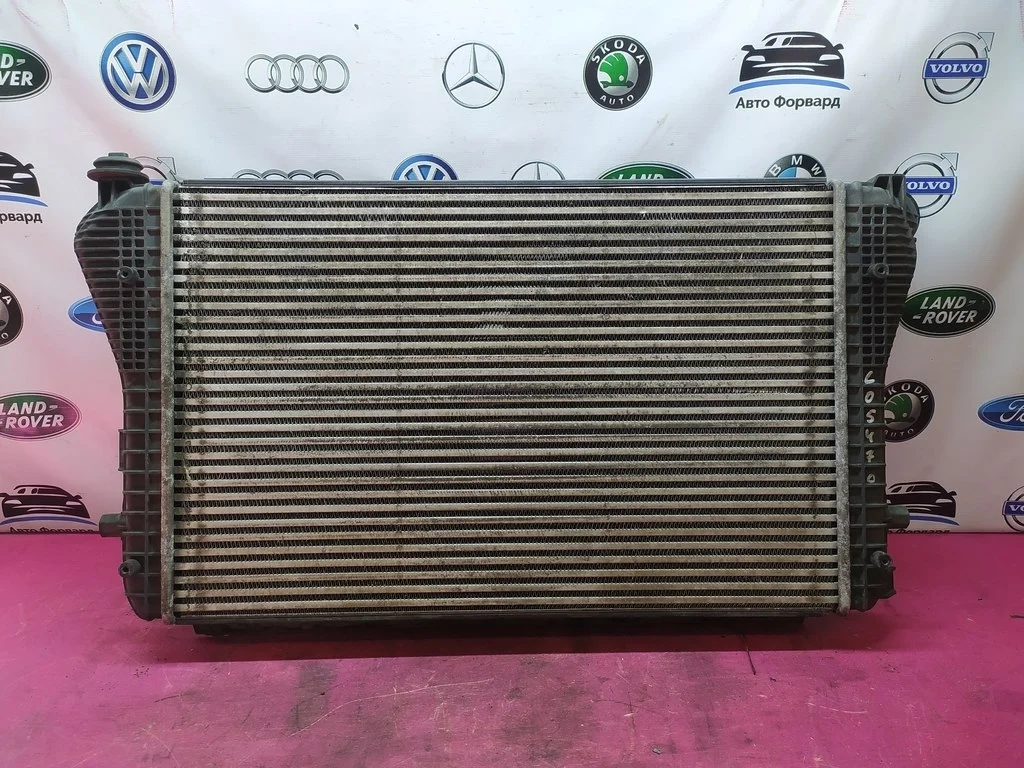 Интеркулер VW Passat B6 B7 CC Tiguan 3C0145805AN