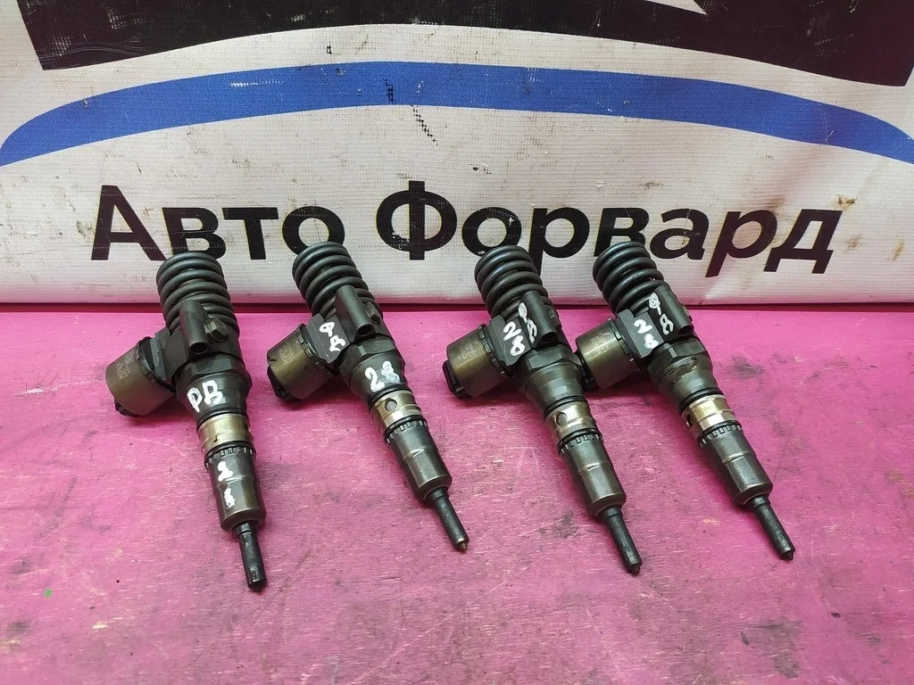 Форсунка VW Golf 5 Jetta 2,0 BKD AZV 03G130073G