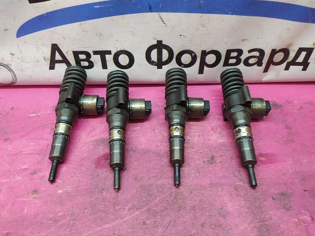 Форсунка Skoda Octavia 2,0 BKD AZV 03G130073G