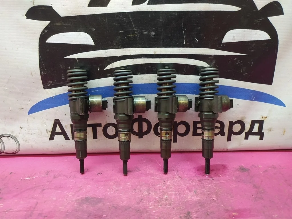 Форсунка Audi A4 B7 A6 C6 2,0 BLB BRE 03G130073G