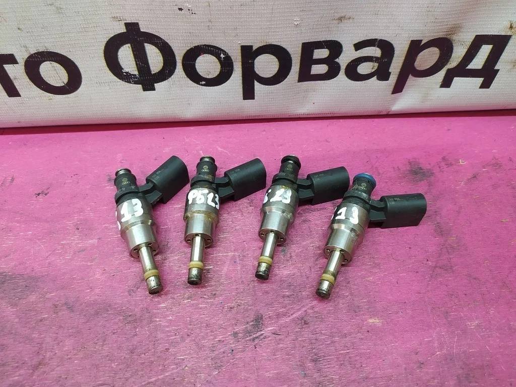 Форсунка 2,0 FSI BLR BLX BVY BVX AWX 06F906036