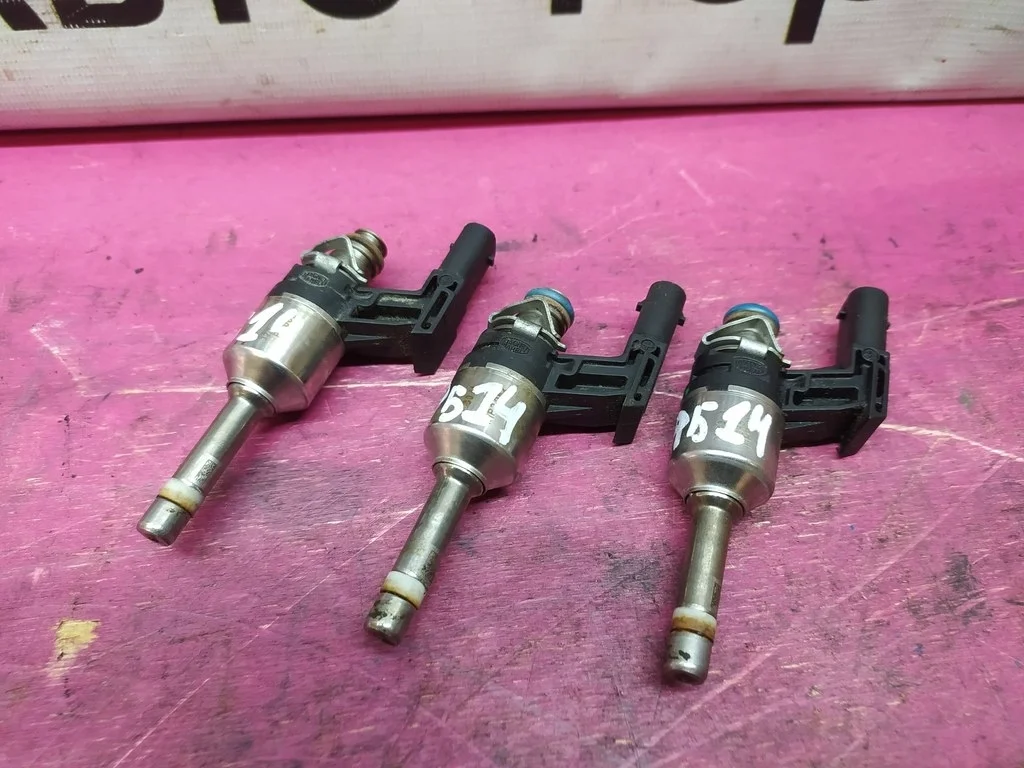 Форсунка Golf 5 Plus Caddy Touran 1,2 03F906036B