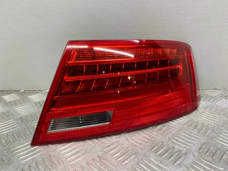 Фонарь Audi A5 8T