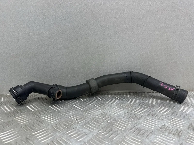 Патрубок охлаждения верхний Audi A3 8V