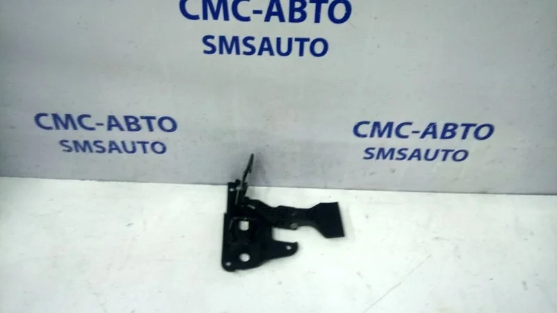 Крюк капота Audi A4 2005-2007 8E0823480 B7 1.8T BFB