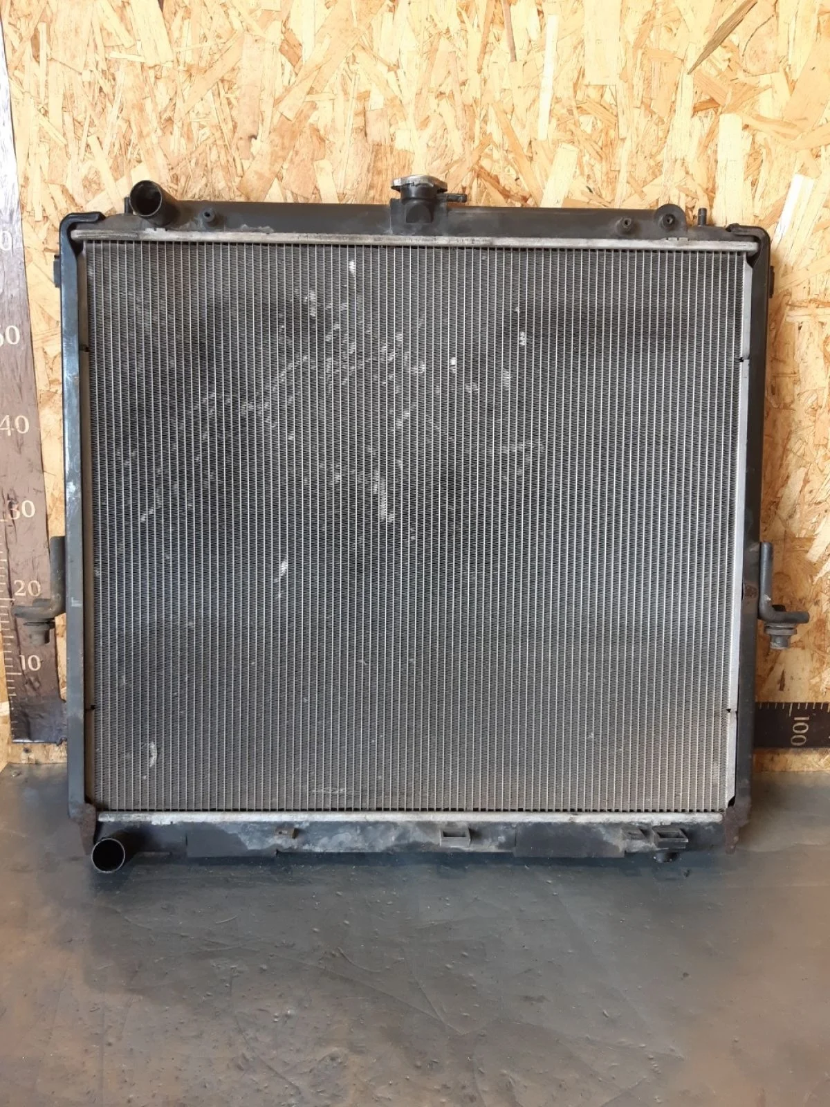 Радиатор основной Nissan Pathfinder III рестайлинг (2010—2014) 2011 KAF - бежевый