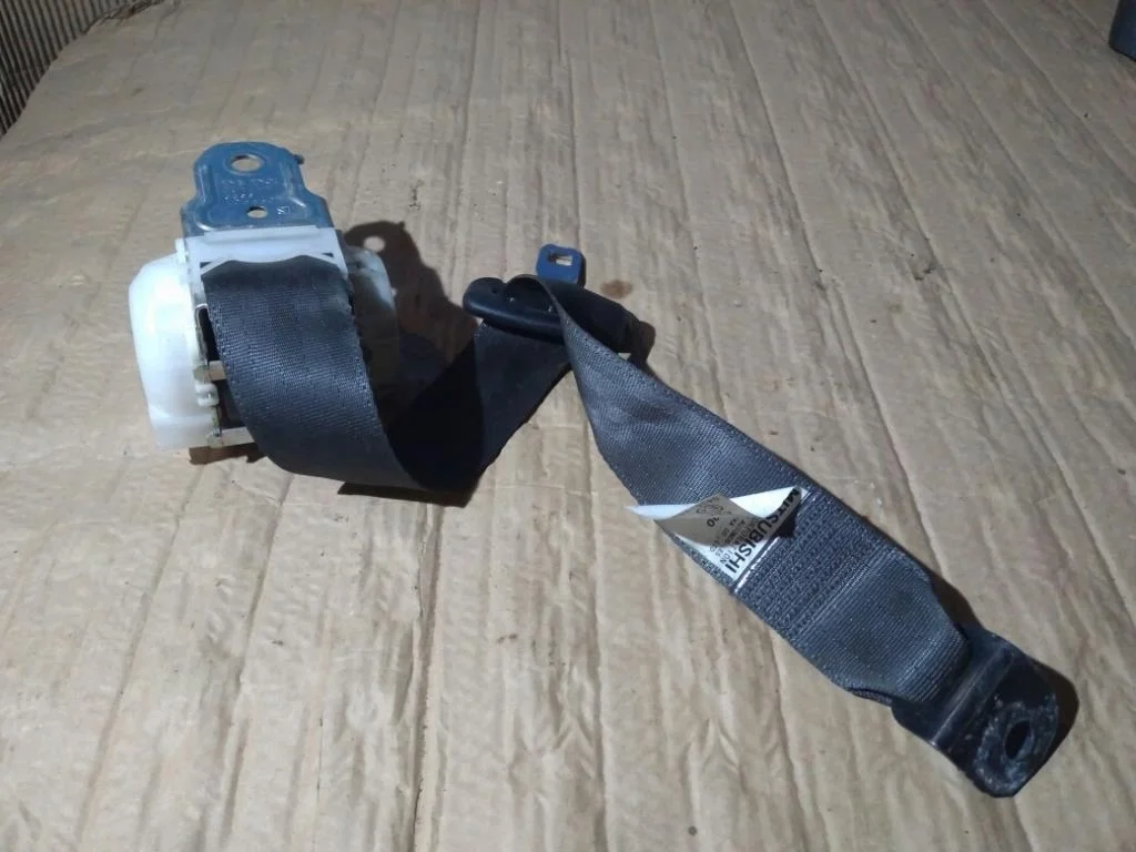 Б.у. ремень безопасности MITSUBISHI LANCER CY4A MITSUBISHI LANCER CY4A